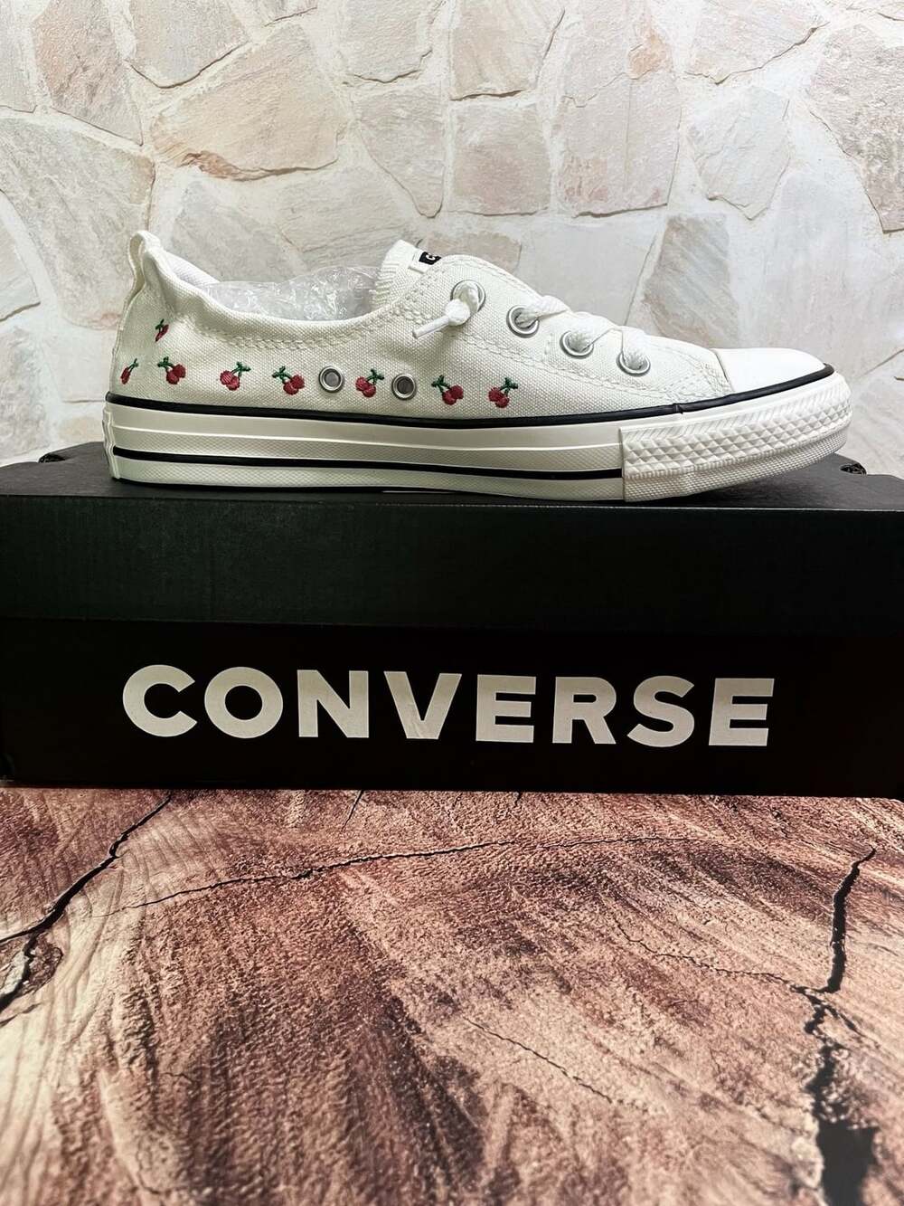 Converse Chuck Taylor All Star Shoreline Slip-On Cherries Sneakers, women’s 8